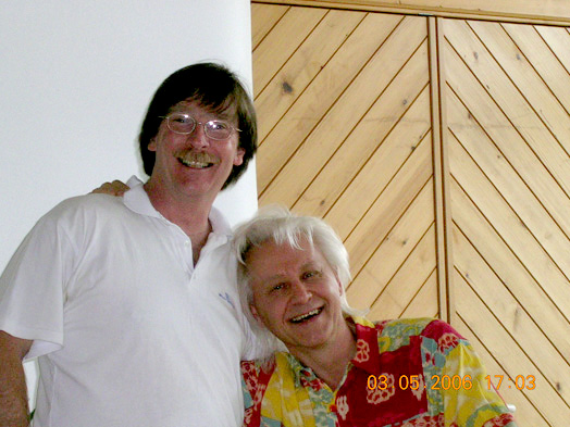 Ian Stubbings aus Melbourne/Australien und Alfred Schatz, der Leiter des Instituts für Angewandte Kinesiologie, beim Seminar Sips4 in Kirchzarten. Foto Ian Stubbings